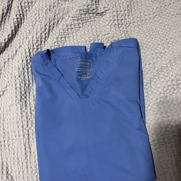 Scrub top - Picture 3 of 3